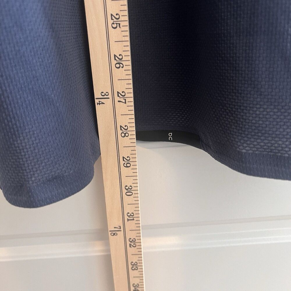 On Cloud Lightweight Performance Running Tee Mens… - image 4